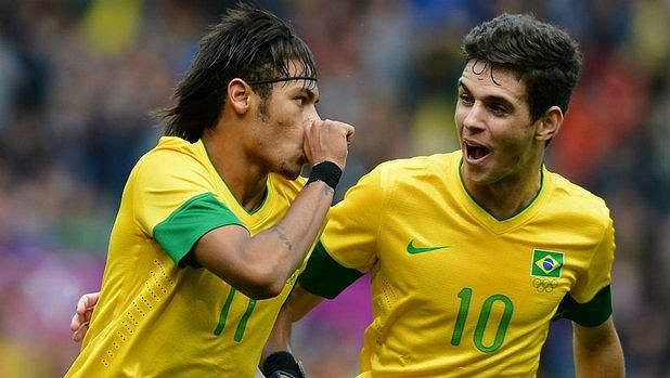Hvězdy brazilské reprezentace: Oscar (vpravo) a Neymar. Hvězdy brazilské reprezentace: Oscar (vpravo) a Neymar.