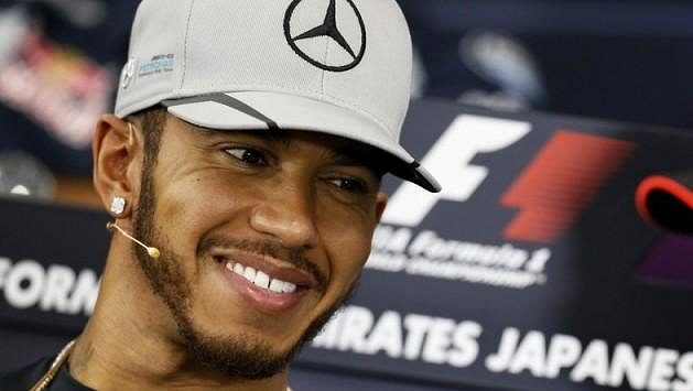Piloti F1 Lewis Hamilton (vlevo) a Fernando Alonso na předzávodní tiskové konferenci. Piloti F1 Lewis Hamilton (vlevo) a Fernando Alonso na předzávodní tiskové konferenci.