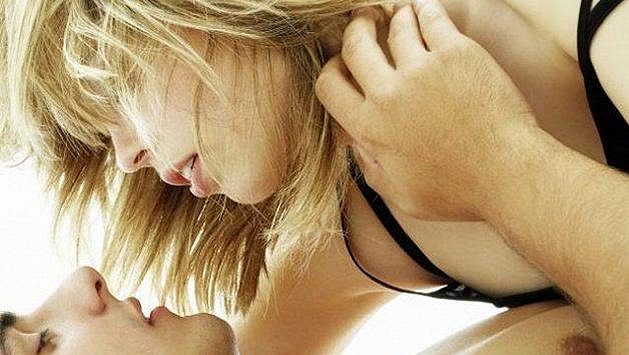 Bojujte proti negativním vlivům klesající hladiny testosteronu a váš sexuální život nemusí trpět. Bojujte proti negativním vlivům klesající hladiny testosteronu a váš sexuální život nemusí trpět.