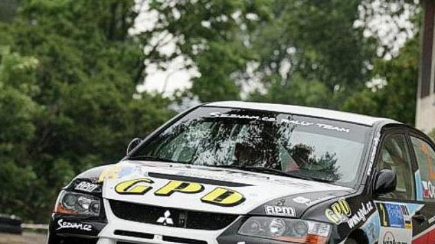 Vůz Mitsubishi Lancer s posádkou Orsák, Vajík Vůz Mitsubishi Lancer s posádkou Orsák, Vajík