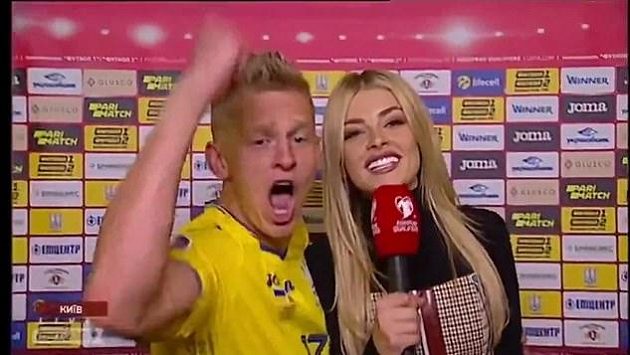 Oleksandr Zinčenko se ve studiu po zápase pořádně odvázal. Oleksandr Zinčenko se ve studiu po zápase pořádně odvázal.
