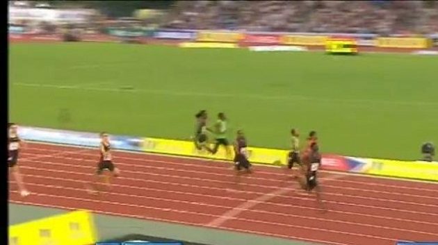 Kirani James běží pro vítězství na mítinku Diamantové ligy v Londýně. Kirani James běží pro vítězství na mítinku Diamantové ligy v Londýně.