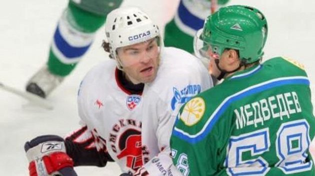 Jaromír Jágr (vlevo) v dresu Omsku. Jaromír Jágr (vlevo) v dresu Omsku.