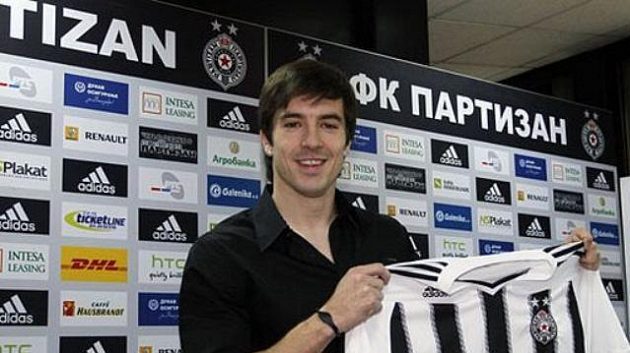 Obránce Vladimir Volkov působící momentálně v Partizanu Běleherad se rozhodl reprezentovat Černou Horu. Obránce Vladimir Volkov působící momentálně v Partizanu Běleherad se rozhodl reprezentovat Černou Horu.