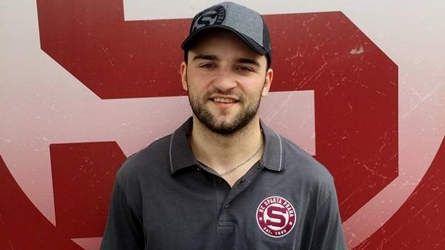 Dominik Uher. Dominik Uher.