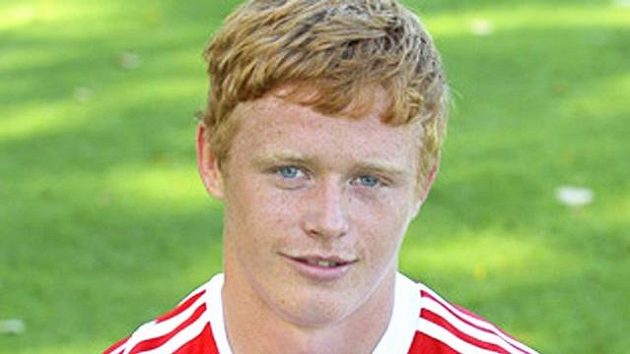 Osmnáctiletý Andrew Hall byl nadějným fotbalistou. Osmnáctiletý Andrew Hall byl nadějným fotbalistou.