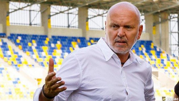 Vlastník DAC Dunajské Stredy Oszkár Világi přišel s nápadem, jak zachránit slovenský fotbal. Vlastník DAC Dunajské Stredy Oszkár Világi přišel s nápadem, jak zachránit slovenský fotbal.