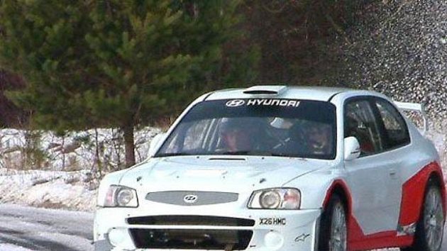 Roman Kresta při testech vozu Hyundai Accent WRC před Rallye Monte Carlo. Roman Kresta při testech vozu Hyundai Accent WRC před Rallye Monte Carlo.