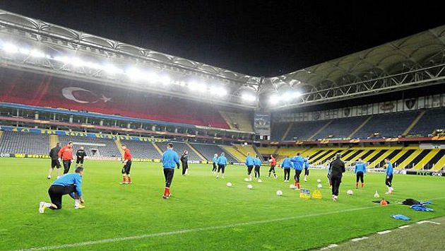Stadión Fenerbahce Istanbul, po kterém se proháněli plzeňští fotbalisté. Stadión Fenerbahce Istanbul, po kterém se proháněli plzeňští fotbalisté.