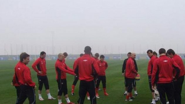 Fotbalisté pražské Slavie na soustředění v Dubaji Fotbalisté pražské Slavie na soustředění v Dubaji