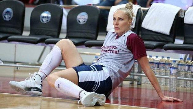 Běloruská basketbalistka Jelena Levčenková. Běloruská basketbalistka Jelena Levčenková.