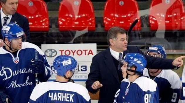 Vladimír Vůjtek na lavičce Dynama Moskva Vladimír Vůjtek na lavičce Dynama Moskva