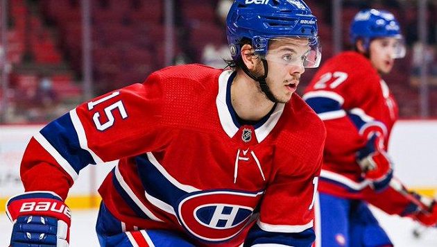 Fin Jesperi Kotkaniemi přestupuje z Montrealu do Caroliny. Fin Jesperi Kotkaniemi přestupuje z Montrealu do Caroliny.