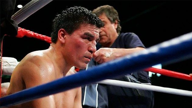 Argentinský boxer Carlos Baldomir v dobách aktivní dráhy. Argentinský boxer Carlos Baldomir v dobách aktivní dráhy.