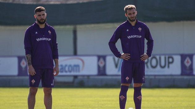 Patrick Cutrone (vlevo) a German Pezzella z Firentiny jsou dalšími nakaženými Koronavirem. Patrick Cutrone (vlevo) a German Pezzella z Firentiny jsou dalšími nakaženými Koronavirem.