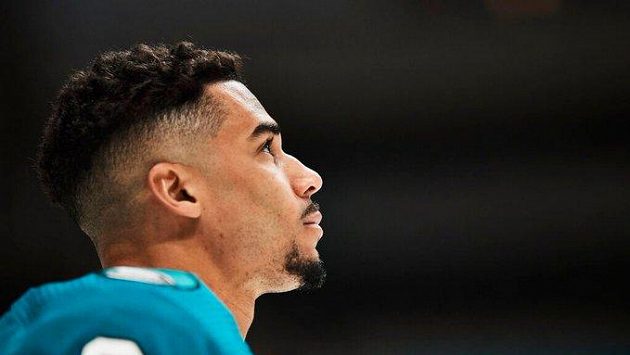 Hokejista San Jose Evander Kane je ve velkých problémech. Hokejista San Jose Evander Kane je ve velkých problémech.