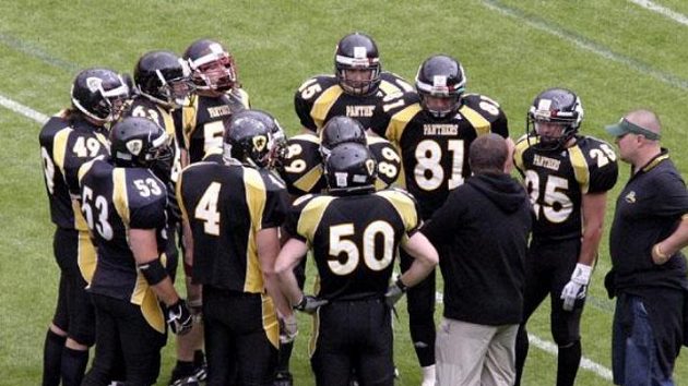 Tým Prague Panthers při finále české ligy amerického fotbalu Tým Prague Panthers při finále české ligy amerického fotbalu