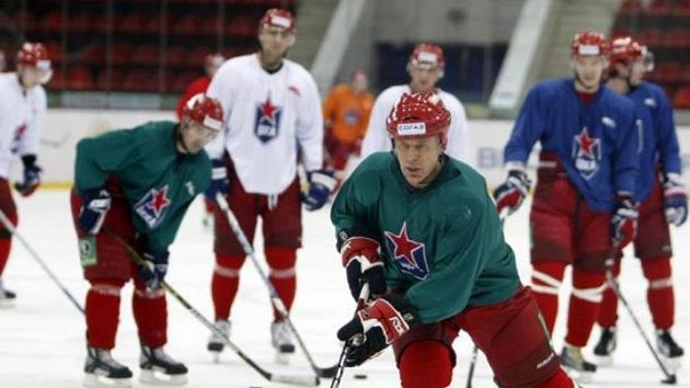 Vjačeslav Fetisov na tréninku CSKA Moskva Vjačeslav Fetisov na tréninku CSKA Moskva