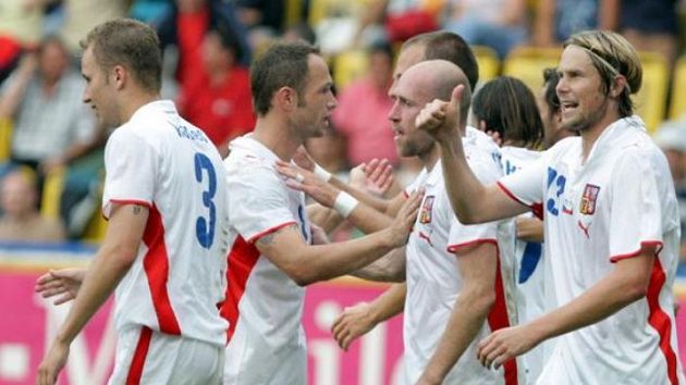 Česká fotbalová reprezentace se ve Španělsku představí v pátek 25. března. Česká fotbalová reprezentace se ve Španělsku představí v pátek 25. března.