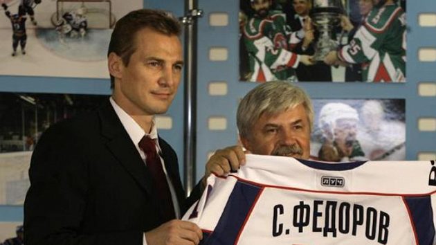 Sergej Fjodorov a šéf Magnitogorsku Gennadij Veličkin Sergej Fjodorov a šéf Magnitogorsku Gennadij Veličkin