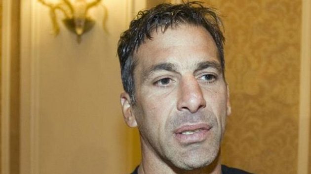 Hokejový obránce Chris Chelios Hokejový obránce Chris Chelios