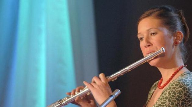 Lyžařka Anna Kulíšková na vyhlášení handicapovaných sportovců i zahrála Lyžařka Anna Kulíšková na vyhlášení handicapovaných sportovců i zahrála