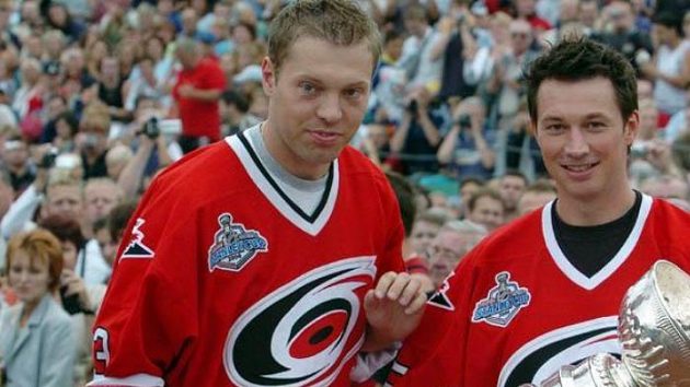 Poslední čeští vítězové Stanley Cupu František Kaberle (vpravo) a Josef Vašíček Poslední čeští vítězové Stanley Cupu František Kaberle (vpravo) a Josef Vašíček