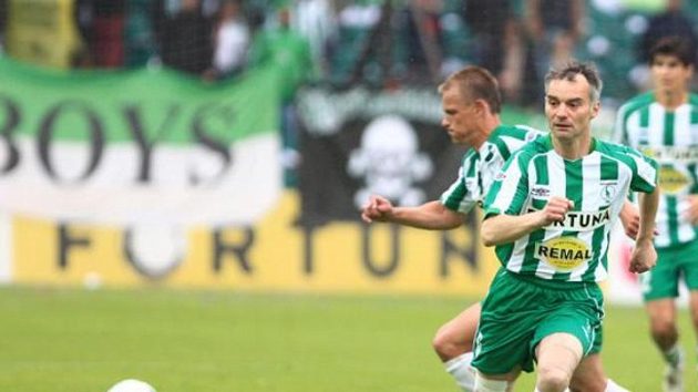 Herec Ivan Trojan v dresu Bohemians 1905 při utkání s Ústí nad Labem. Herec Ivan Trojan v dresu Bohemians 1905 při utkání s Ústí nad Labem.