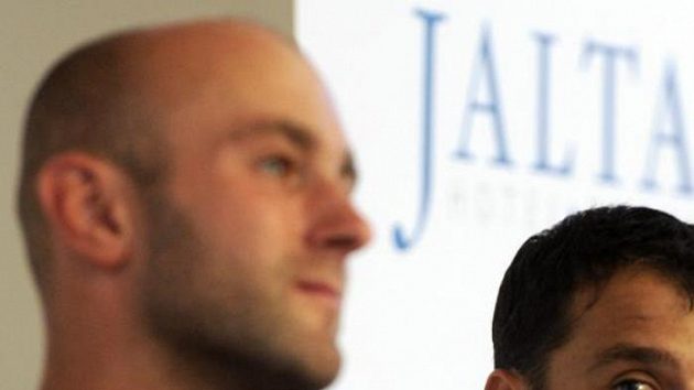 Kanoisté Jaroslav Volf (vlevo) a Ondřej Štěpánek na tiskové konferenci po MS ve vodním slalomu Kanoisté Jaroslav Volf (vlevo) a Ondřej Štěpánek na tiskové konferenci po MS ve vodním slalomu