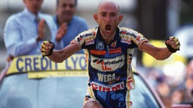Italský cyklista Marco Pantani v dobách své největší slávy. Italský cyklista Marco Pantani v dobách své největší slávy.