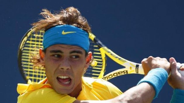 Španělský tenista Rafael Nadal během utkání US Open proti krajanu Almagrovi Španělský tenista Rafael Nadal během utkání US Open proti krajanu Almagrovi