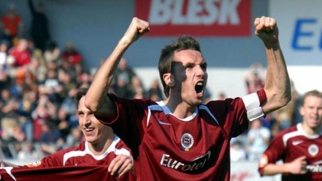 Kapitán Sparty Tomáš Sivok (uprostřed) se raduje po vítězství v derby nad Slávií. Kapitán Sparty Tomáš Sivok (uprostřed) se raduje po vítězství v derby nad Slávií.
