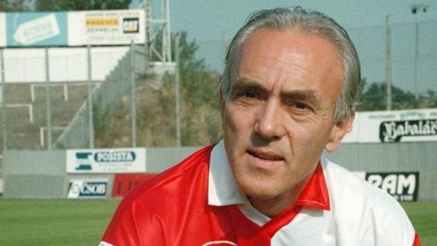 Legendární fotbalista Slavie Praha František Veselý na snímku ze září 1993 Legendární fotbalista Slavie Praha František Veselý na snímku ze září 1993