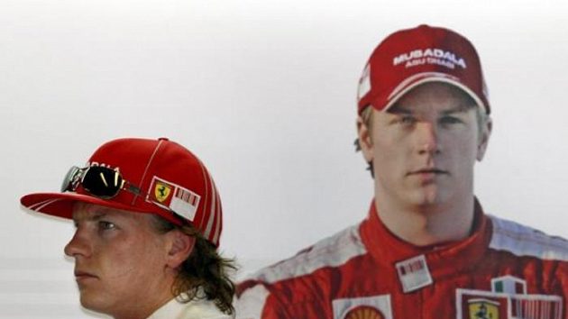 Kimi Räikkönen je na rozcestí. Zůstane ve formuli 1, nebo si vybere rallye? Kimi Räikkönen je na rozcestí. Zůstane ve formuli 1, nebo si vybere rallye?