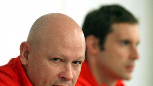 Trenér fotbalové reprezentace Ivan Hašek prohru v Bratislavě vůbec nepřipouští. Trenér fotbalové reprezentace Ivan Hašek prohru v Bratislavě vůbec nepřipouští.