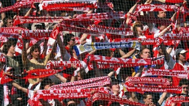 Fanoušci fotbalové Slavie Praha Fanoušci fotbalové Slavie Praha