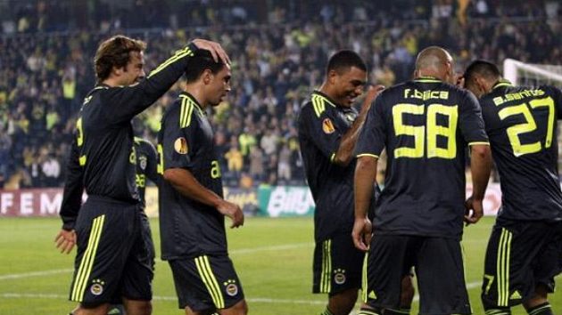 Fotbalisté Fenerbahce teď budou čekat na verdikt UEFA. Fotbalisté Fenerbahce teď budou čekat na verdikt UEFA.