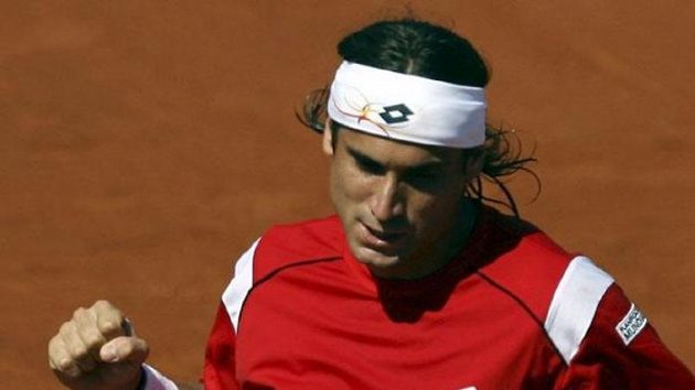 Španělský tenista David Ferrer během semifinále Davis Cupu proti Izraeli Španělský tenista David Ferrer během semifinále Davis Cupu proti Izraeli