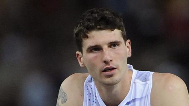 Zklamaný výraz výškaře Jaroslava Báby po neúspěšném pokusu ve finále MS v Berlíně. Zklamaný výraz výškaře Jaroslava Báby po neúspěšném pokusu ve finále MS v Berlíně.