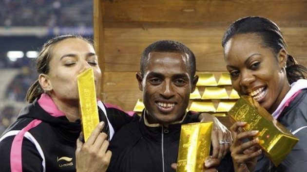 Tyčkařka Jelena Isinbajevová, vytrvalec Kenenisa Bekele a běžkyně Sayna Richardsová (zleva) v Bruselu Tyčkařka Jelena Isinbajevová, vytrvalec Kenenisa Bekele a běžkyně Sayna Richardsová (zleva) v Bruselu