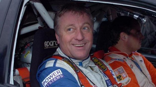 Mirek Topolánek na místě navigátora při Pražském rallyesprintu Mirek Topolánek na místě navigátora při Pražském rallyesprintu