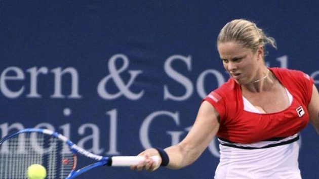 Kim Clijstersová v prvním utkání po dvouleté pauze porazila Francouzku Bartoliovou. Kim Clijstersová v prvním utkání po dvouleté pauze porazila Francouzku Bartoliovou.