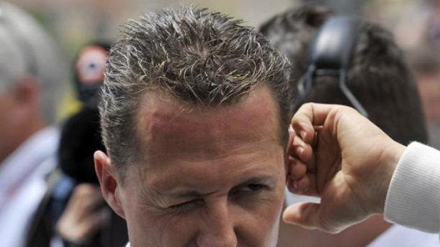 Michael Schumacher mnoho důvodů ke spokojenosti nemá. Michael Schumacher mnoho důvodů ke spokojenosti nemá.