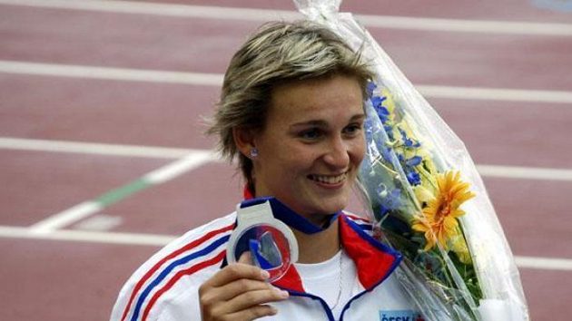 Oštěpařka Barbora Špotáková se stříbrnou medailí Oštěpařka Barbora Špotáková se stříbrnou medailí