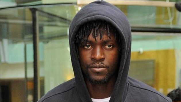 Emmanuel Adebayor se pustil do potyčky se spoluhráčem. Emmanuel Adebayor se pustil do potyčky se spoluhráčem.