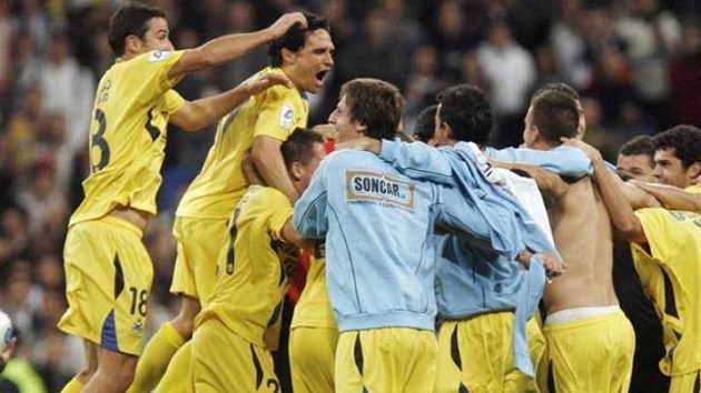 Fotbalisté Alcorcónu oslavují postup přes Real Madrid. Fotbalisté Alcorcónu oslavují postup přes Real Madrid.
