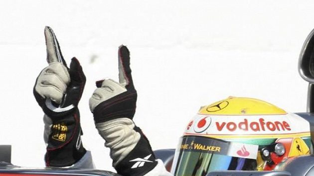 Lewis Hamilton po vítězství ve Velké ceně Maďarska Lewis Hamilton po vítězství ve Velké ceně Maďarska