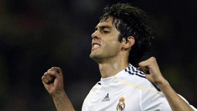 Brazilec Kaká oslavuje gól v dresu Realu Madrid. Brazilec Kaká oslavuje gól v dresu Realu Madrid.