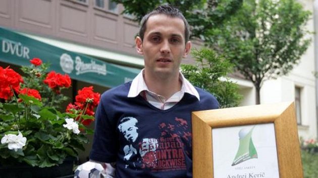Andrej Kerič s oceněním pro nejlepšího cizince Gambrinus ligy Andrej Kerič s oceněním pro nejlepšího cizince Gambrinus ligy