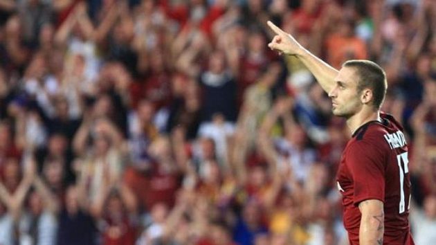 Jan Holenda oslavuje svůj gól proti Panathinaikosu Jan Holenda oslavuje svůj gól proti Panathinaikosu